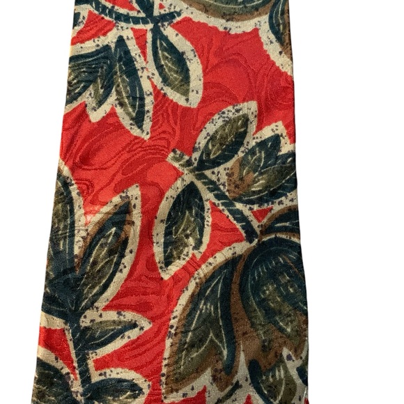 Adolfo couture extra long silk tie. Red and green. Excellent used condition. - Picture 2 of 4